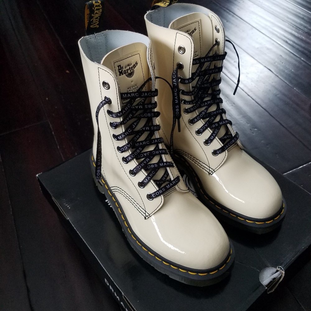 Marc Jacobs x dr martens
